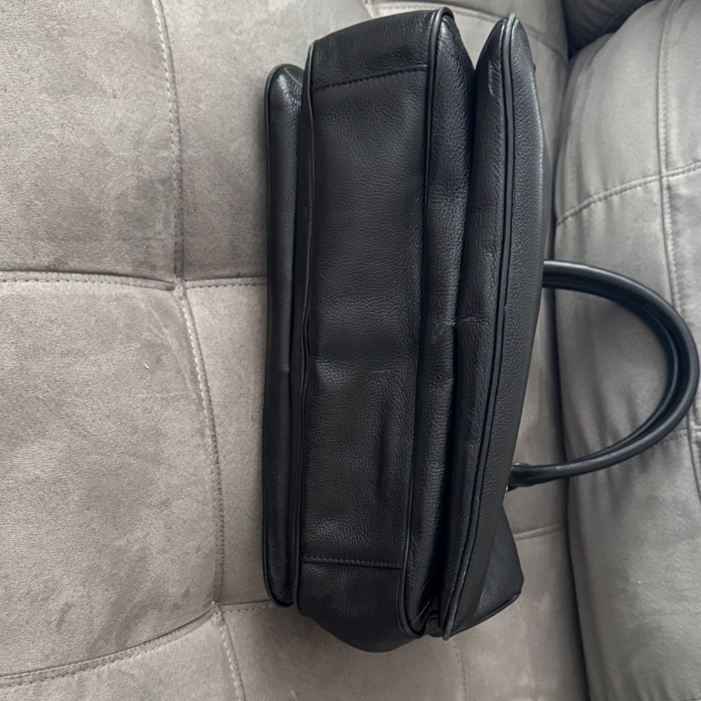 Tory Burch Black Leather Shoulder Bag - Picture 4 of 11